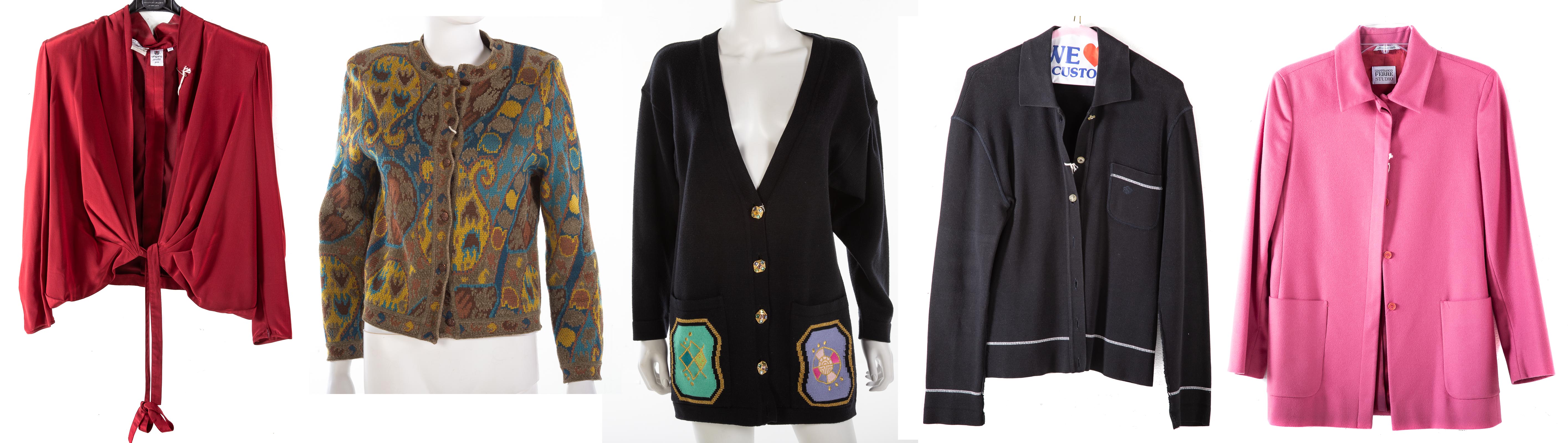 LARGE COLLECTION OF LADIES CLOTHING