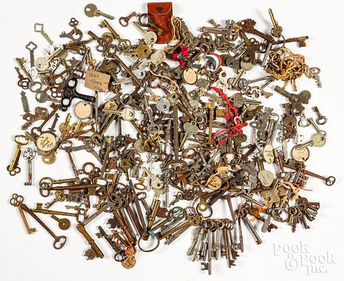 LARGE COLLECTION OF MISCELLANEOUS