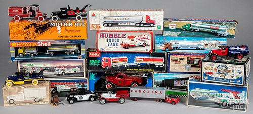 LARGE COLLECTION OF TOY CARS AND