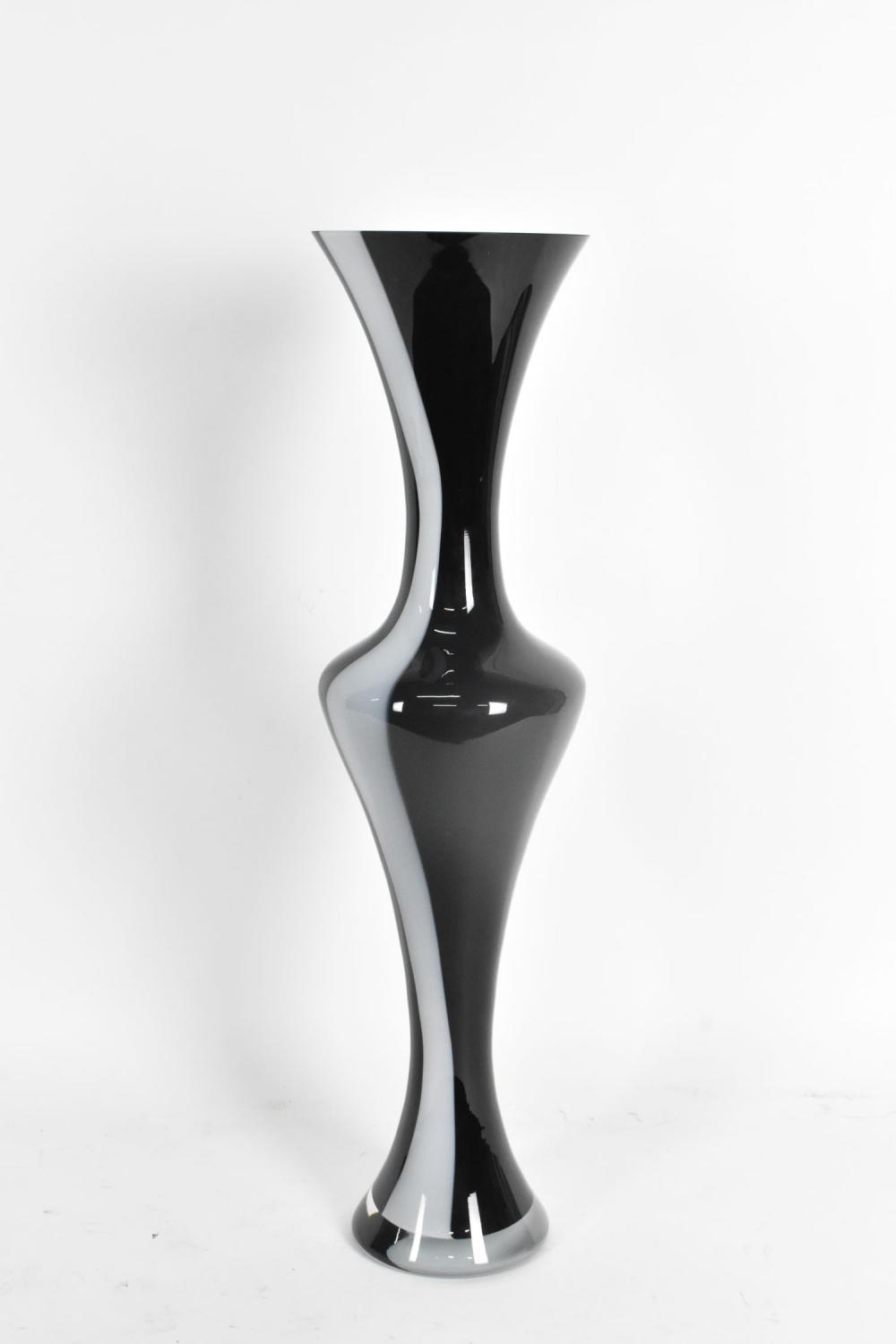 LARGE CONTEMPORARY BLACK & WHITE