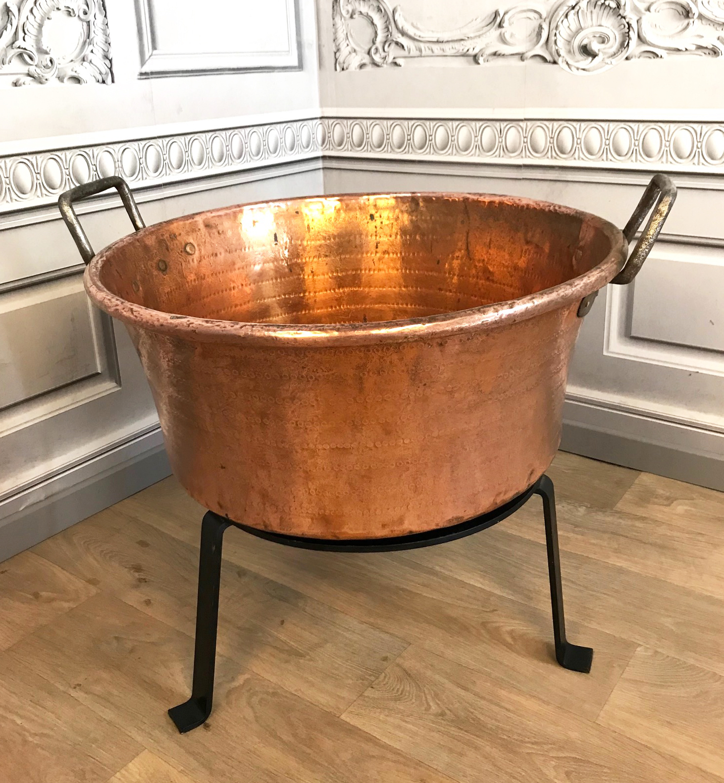 LARGE COPPER DOUBLE HANDLED POT