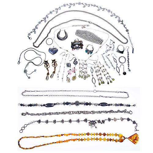 LARGE COSTUME JEWELRY LOTSome