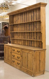 LARGE COUNTRY PINE WELSH DRESS