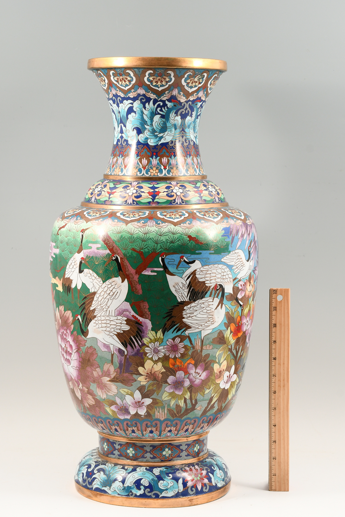 LARGE CRANE MOTIF BALUSTER FORM