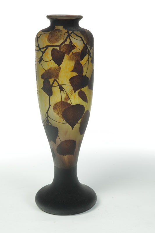 LARGE DAUM NANCY CAMEO VASE. 