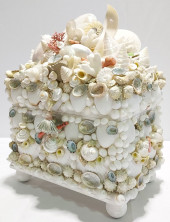 LARGE DECORATIVE SEASHELL & CR