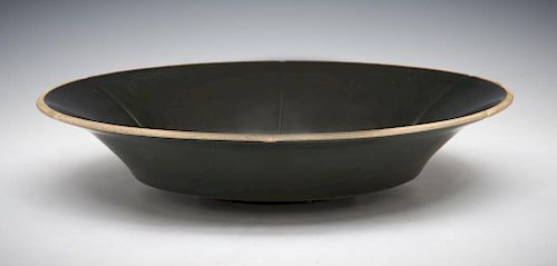 LARGE DING BLACK GLAZED FOLIATE