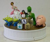 LARGE DISNEY SCULPTURE TOY STO