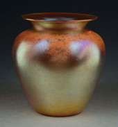LARGE DURAND GOLD ART GLASS VA
