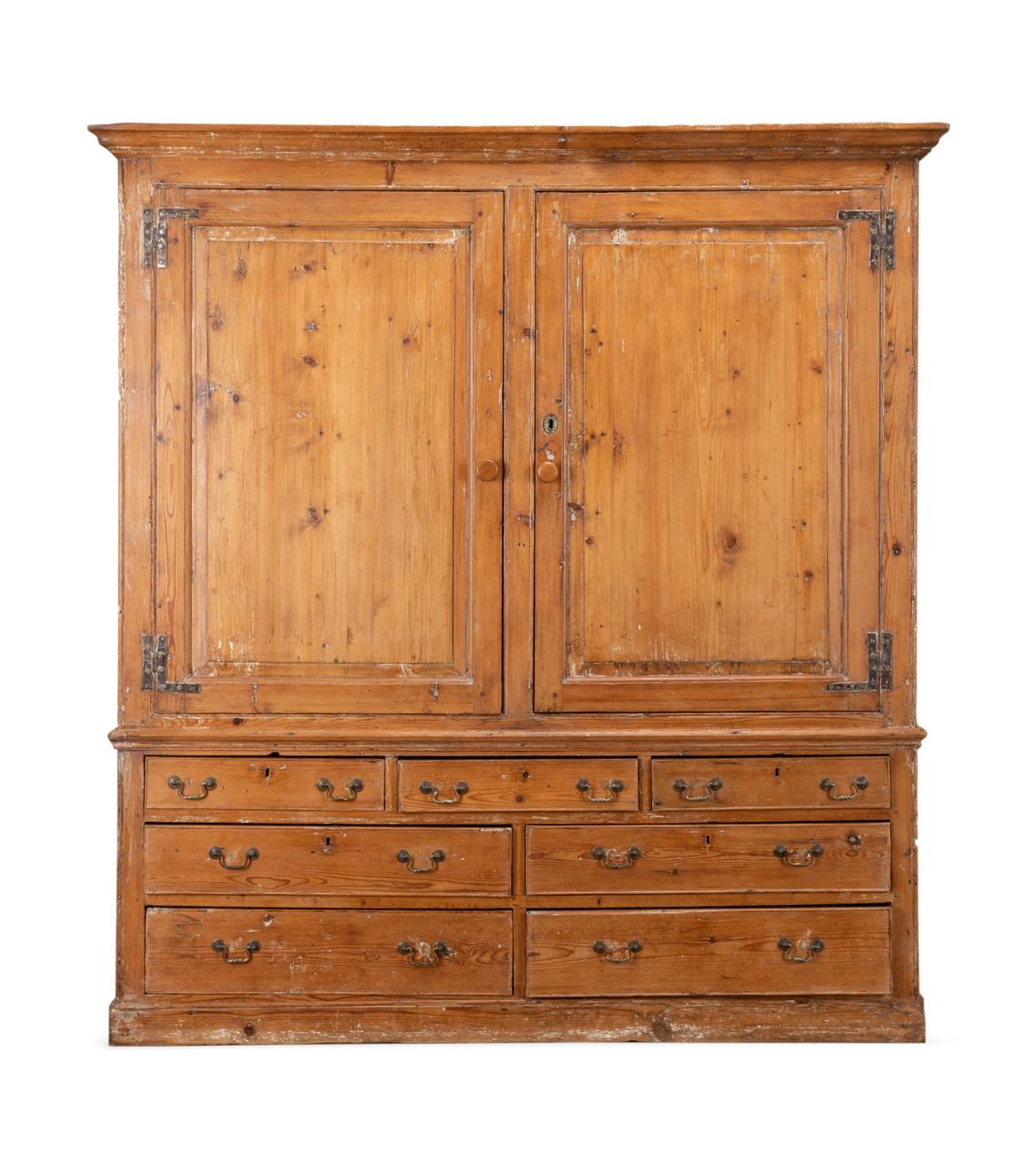 LARGE ENGLISH GEORGIAN PINE LINEN
