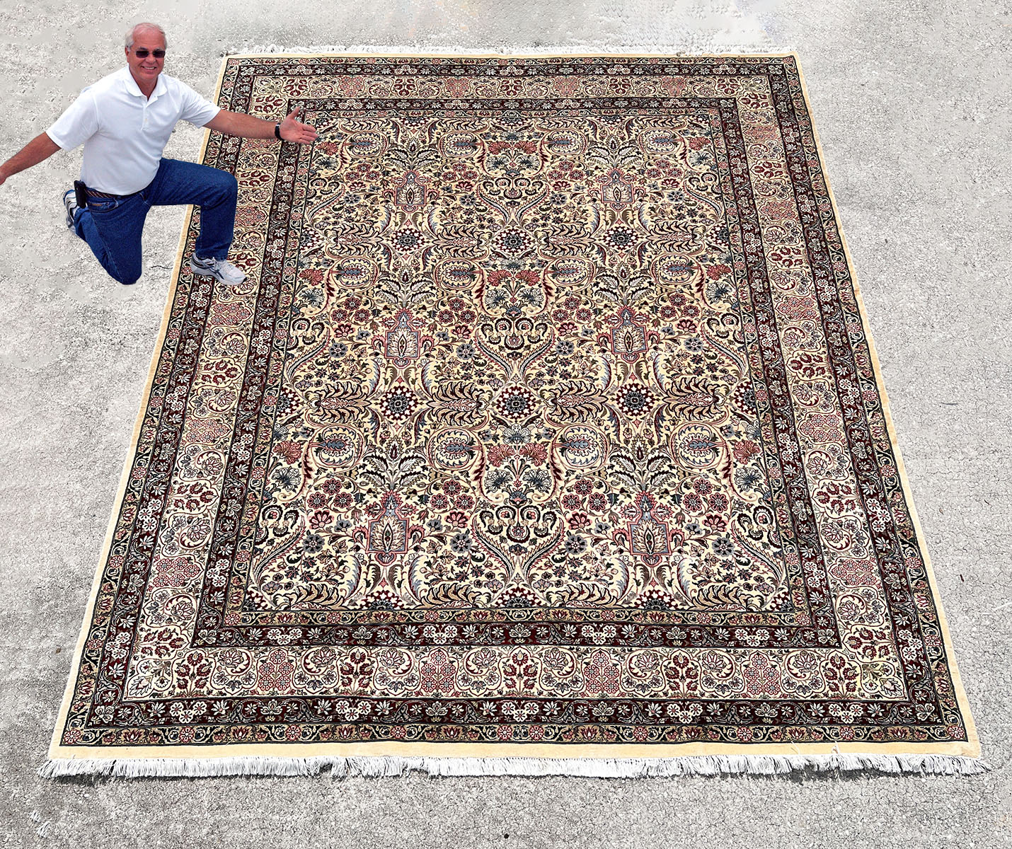 LARGE ESTATE ORIENTAL SILK & WOOL