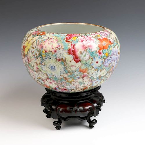 LARGE FAMILLE ROSE MILLEFLEUR POT