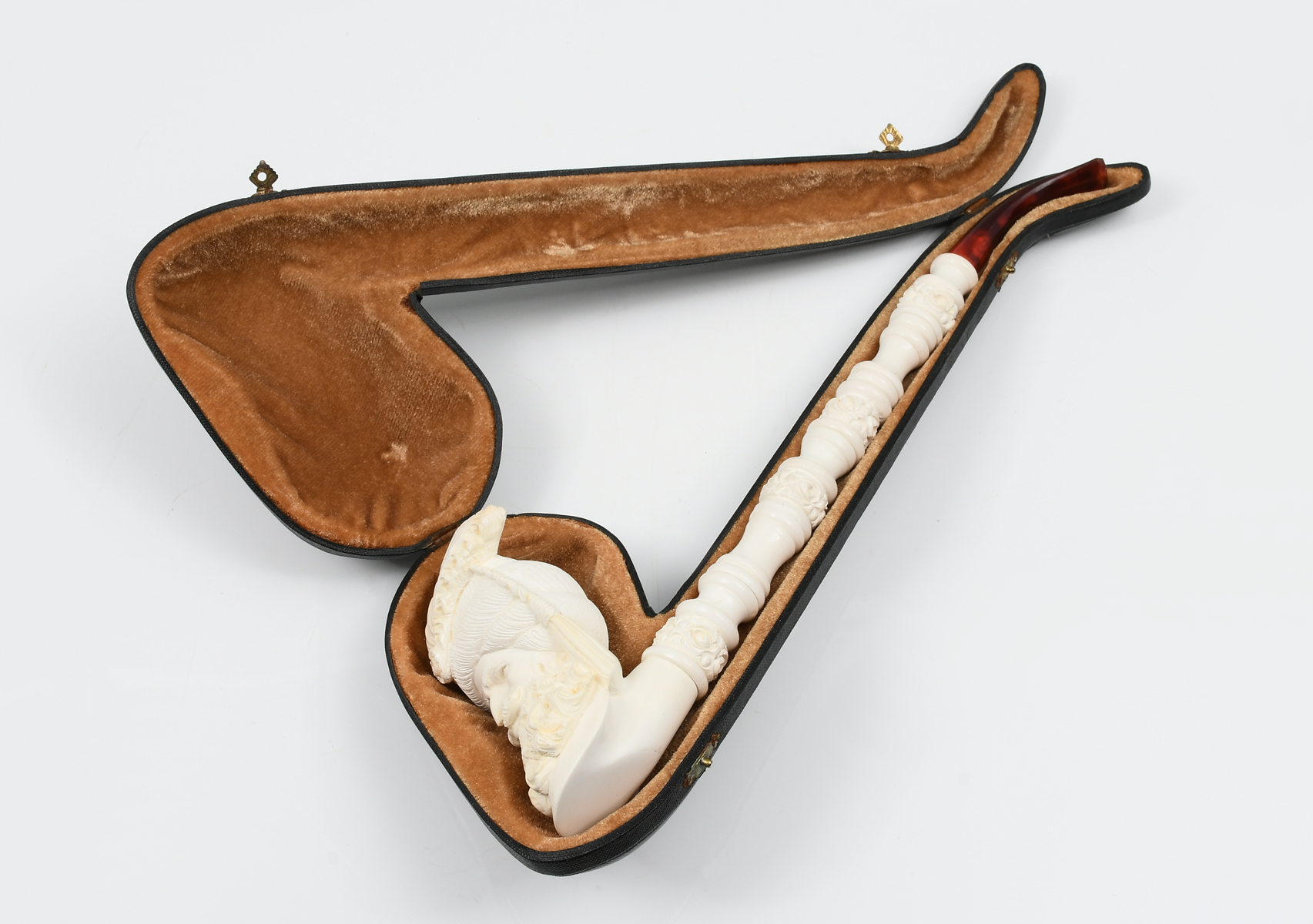 LARGE FIGURAL CARVED MEERSCHAUM