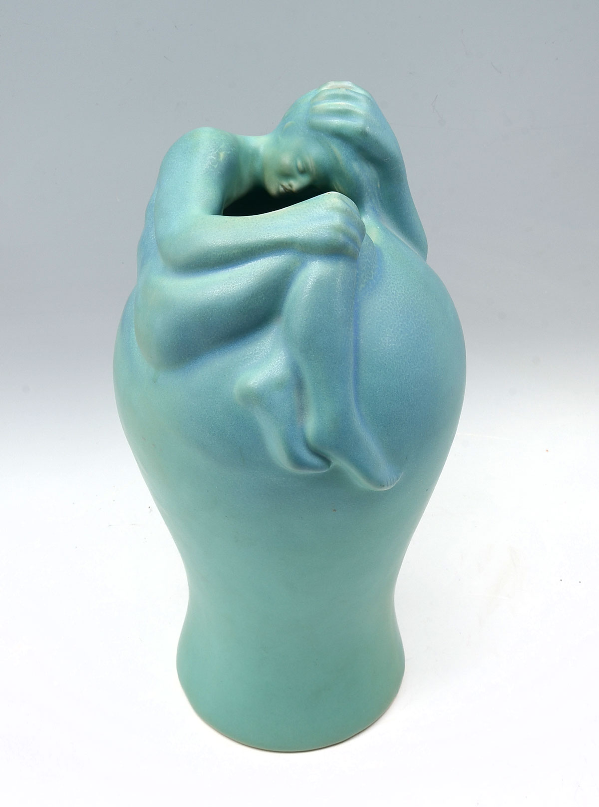 LARGE FIGURAL VAN BRIGGLE
