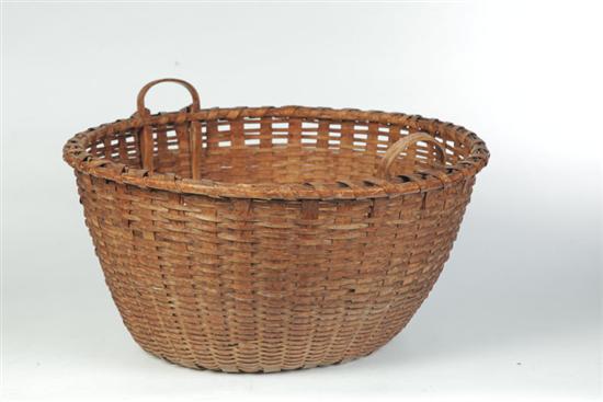 LARGE GATHERING BASKET. 