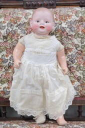 LARGE GEORGENE AVERILL BISQUE