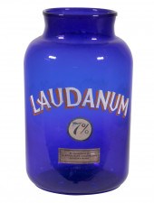 LARGE GLASS APOTHECARY JAR - L