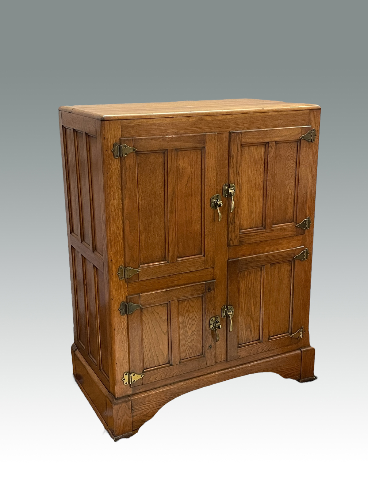 LARGE GOLDEN OAK ICE CHEST: Antique