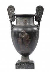 LARGE GRAND TOUR BRONZE URNLar