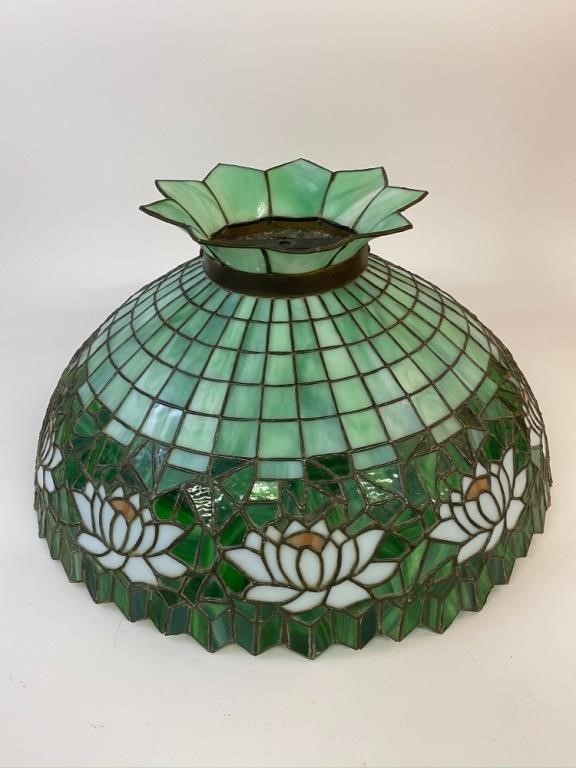 Large green glass leaded lamp shade