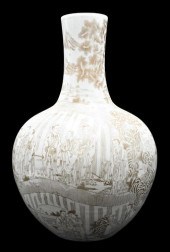 LARGE GRISAILLE BOTTLE VASELar