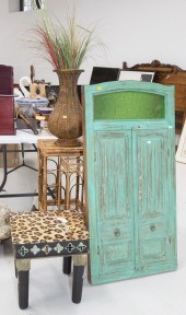 LARGE GROUP OF ASSORTED ITEMS