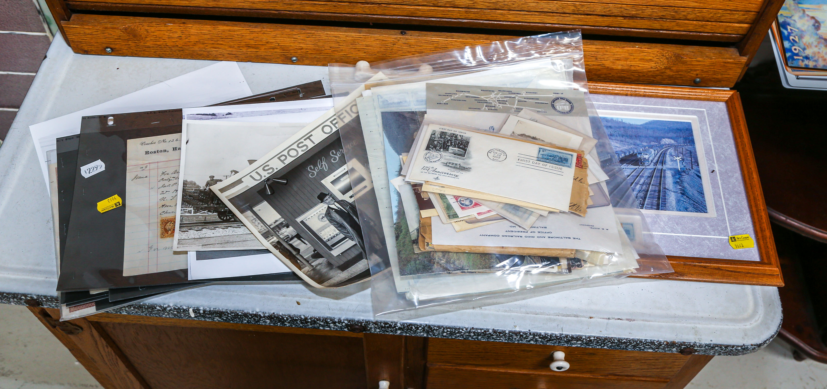 LARGE GROUP OF B & O PAPER EPHEMERA
