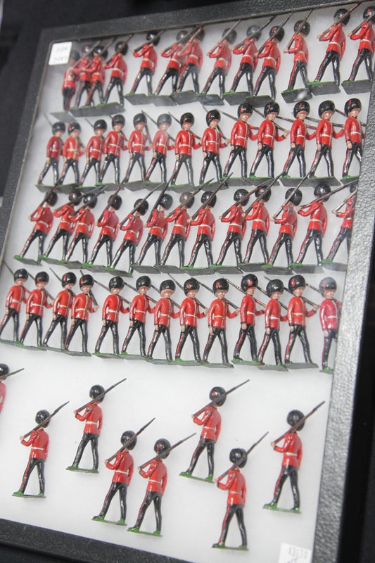 LARGE GROUP OF BRITAINS GUARDSMEN