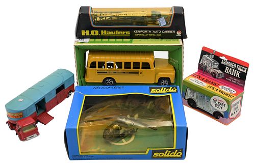 LARGE GROUP OF COLLECTIBLE TOY