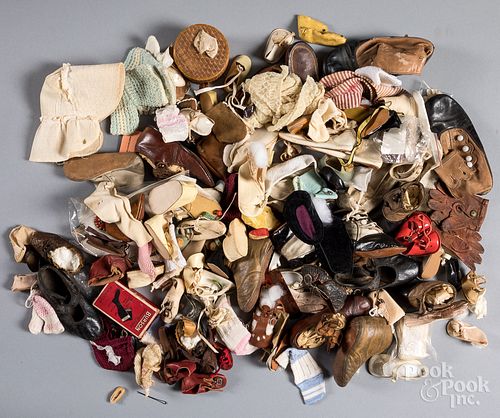 LARGE GROUP OF DOLL AND