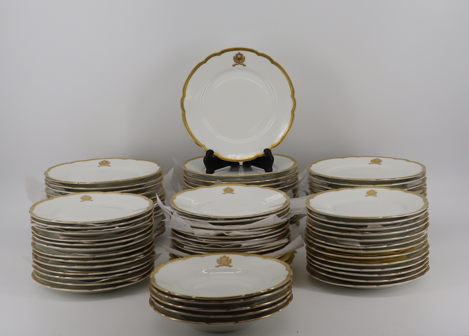 LARGE GROUP OF HOTEL ASTOR GILT