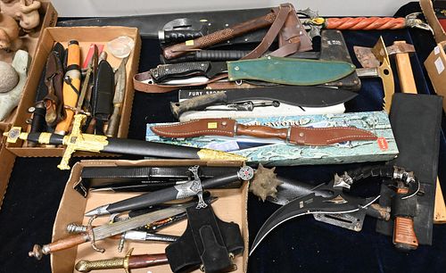 LARGE GROUP OF KNIVESLarge Group of