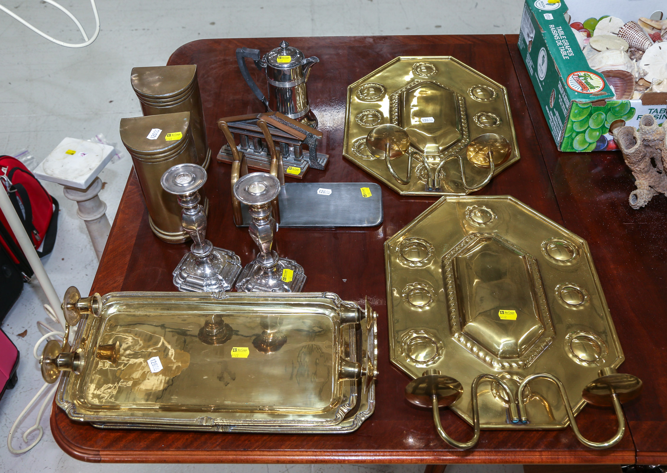 LARGE GROUP OF METAL ITEMS