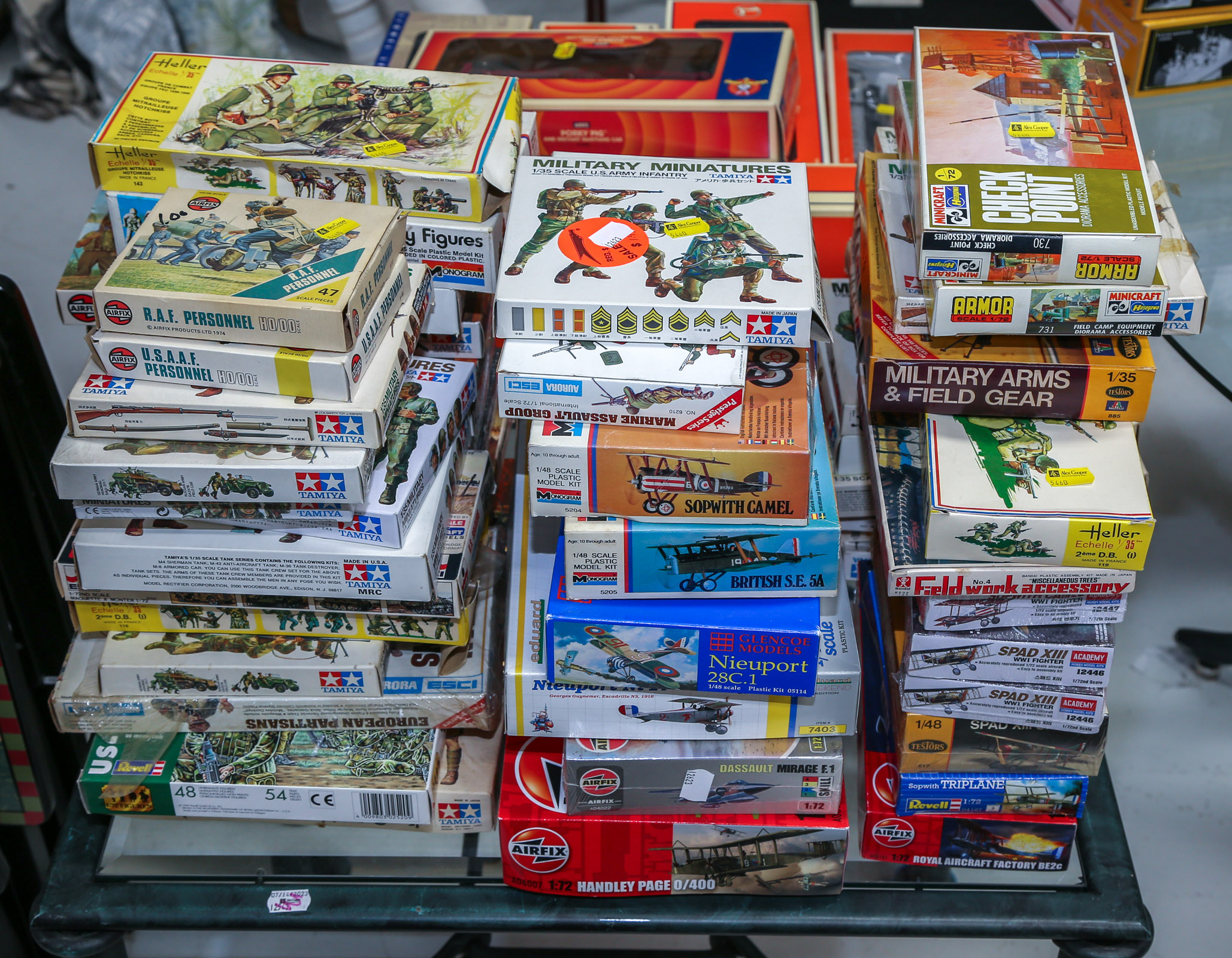 LARGE GROUP OF MILITARY PLASTIC