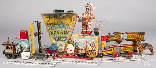 LARGE GROUP OF MISCELLANEOUS TOYS