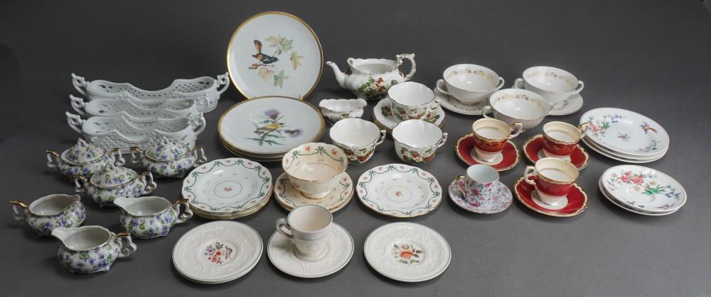 LARGE GROUP OF PORCELAIN TABLE