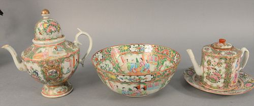 LARGE GROUP OF ROSE MEDALLION,