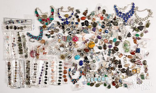 LARGE GROUP OF SILVER AND SILVER