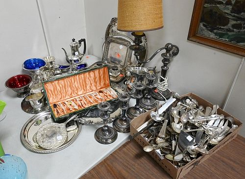 LARGE GROUP OF SILVERPLATE, TO