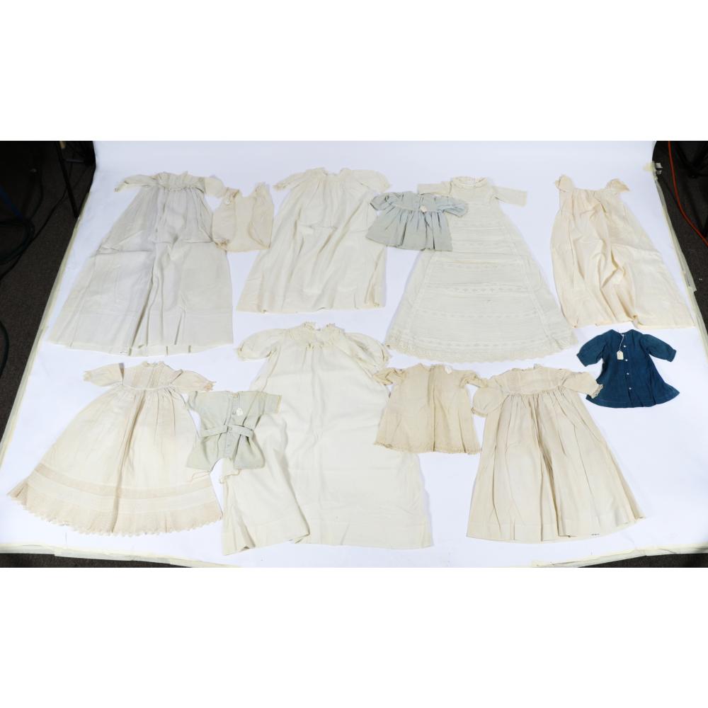 LARGE GROUP OF VINTAGE AND