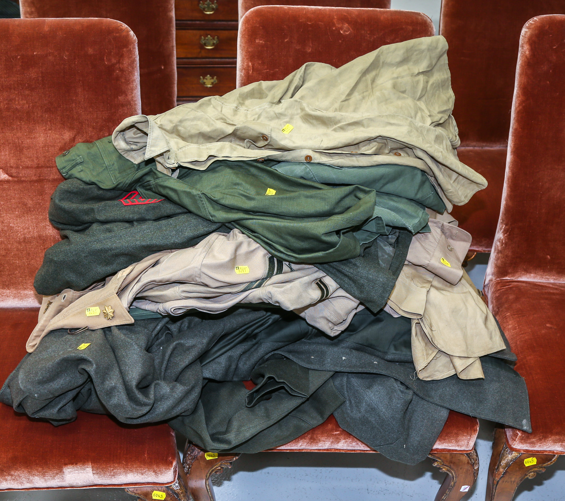 LARGE GROUP OF VINTAGE U.S.
