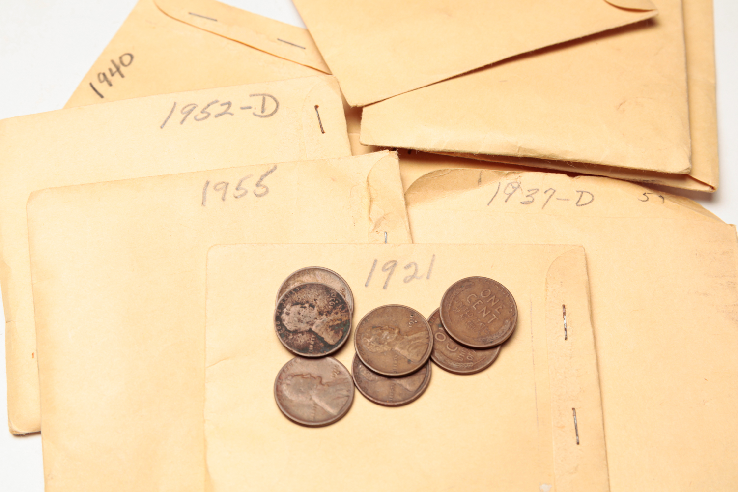 LARGE GROUP OF WHEAT PENNIES.