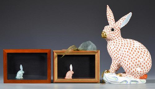 LARGE HEREND RABBIT FIGURE W/ 2