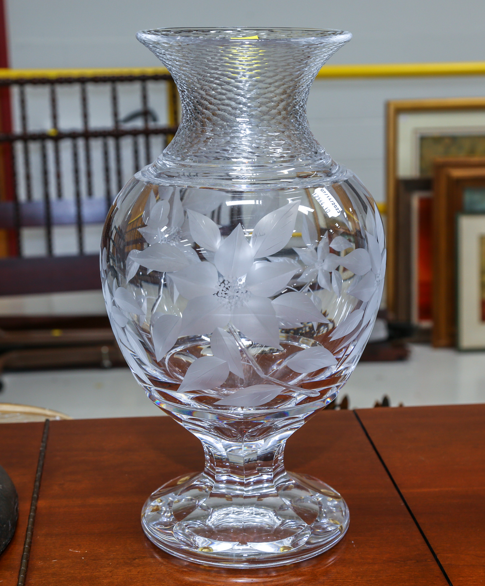 LARGE HOYA ETCHED GLASS VASE 16 1/4