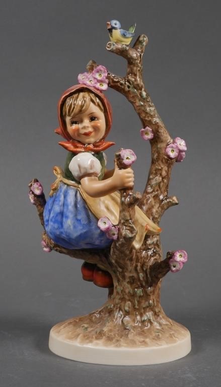 LARGE HUMMEL APPLE TREE GIRL 141