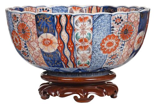 LARGE IMARI PORCELAIN PUNCH BOWL ON