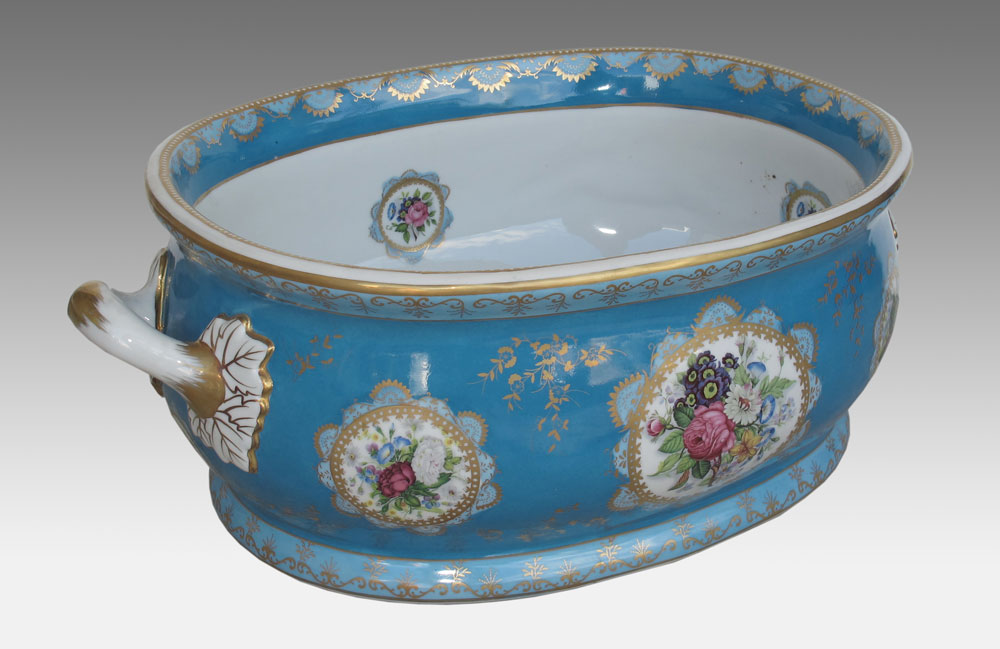 LARGE IMPERIAL FOOT BATH HANDLED