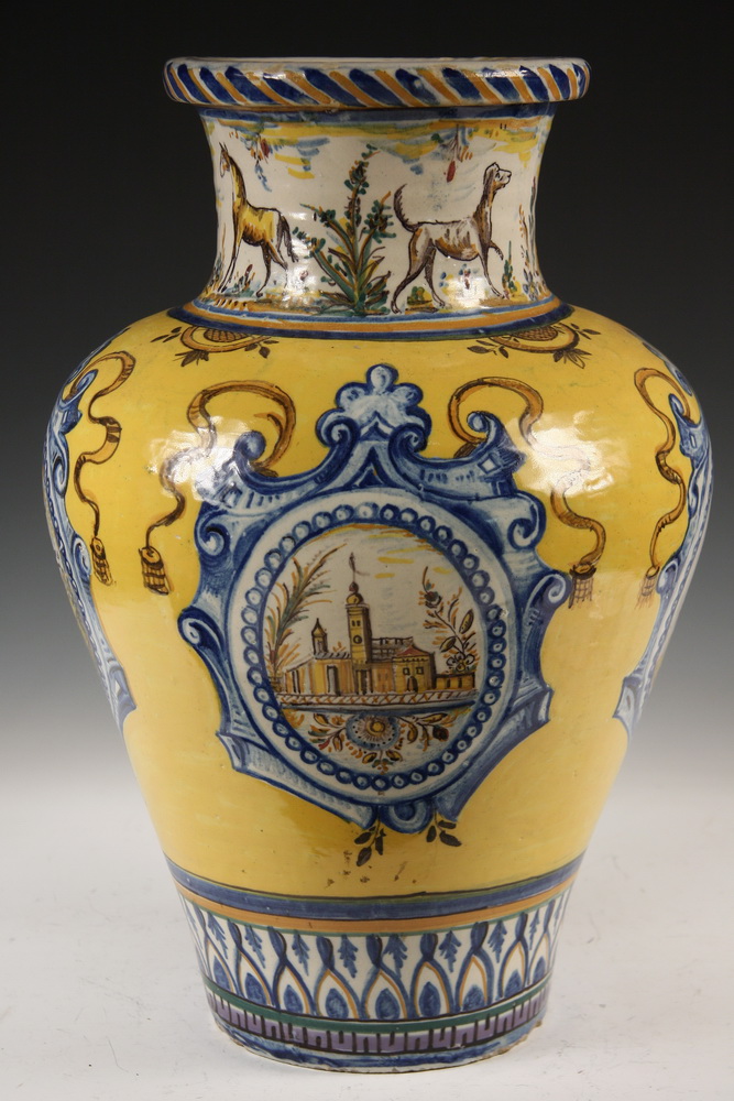 LARGE ITALIAN URN - Italian Faience