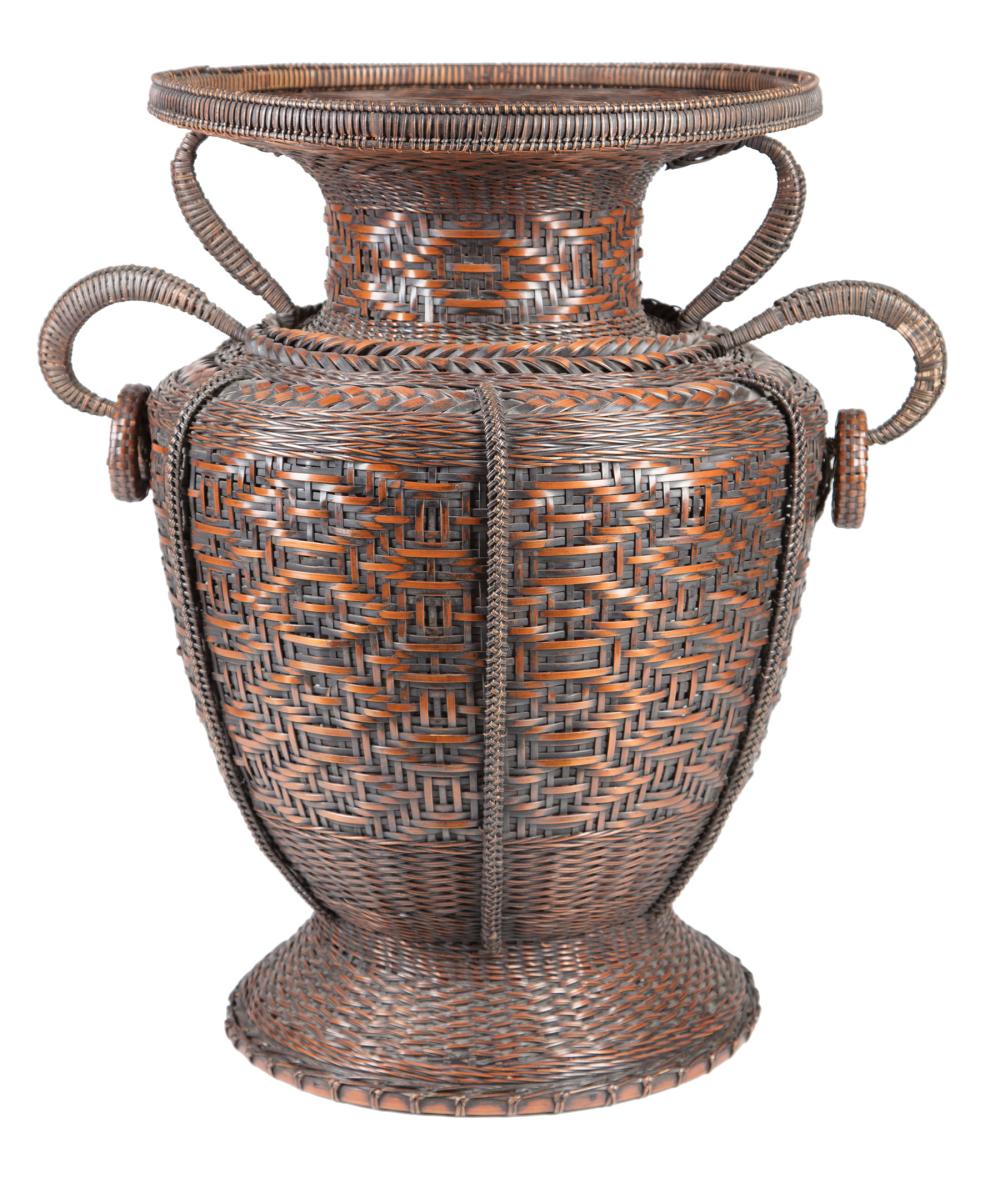 LARGE JAPANESE BASKETLarge Japanese