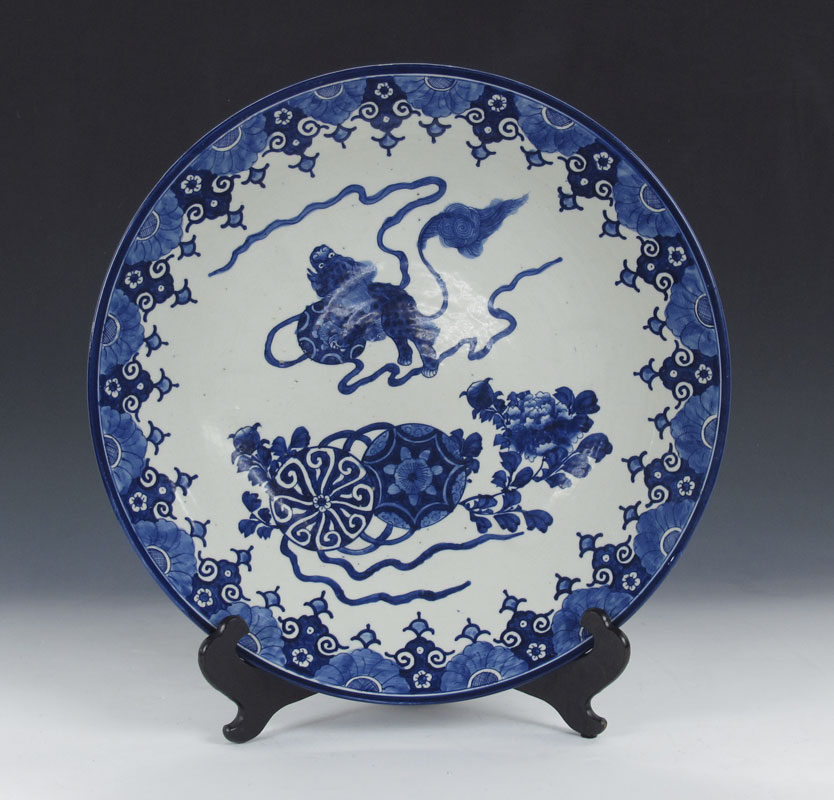 LARGE JAPANESE BLUE DECORATED